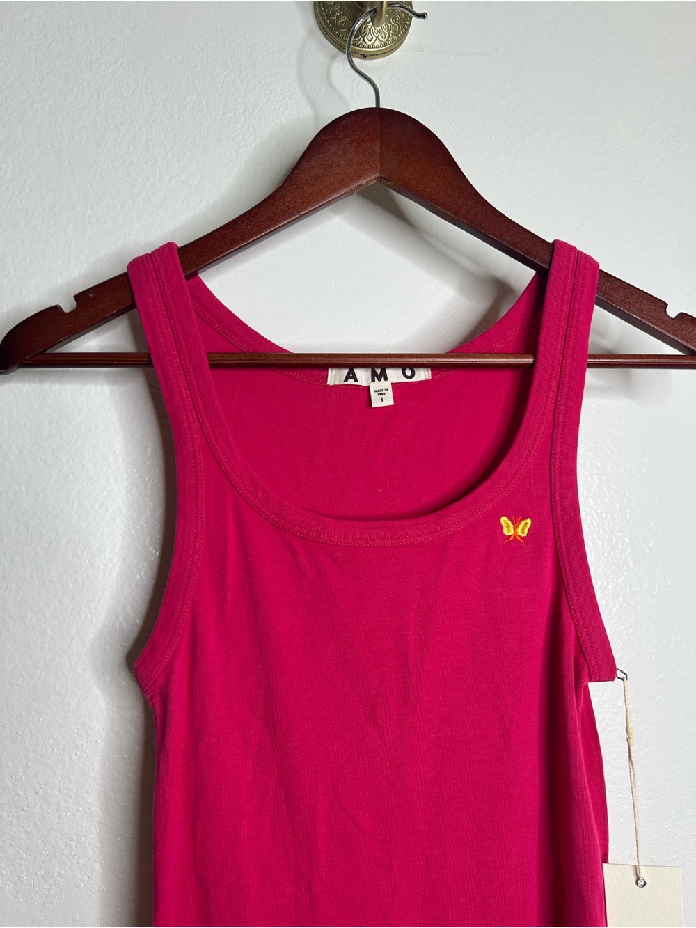 NWT AMO Pink Butterfly Embroidered Scoop Neck Tank Top Size Small